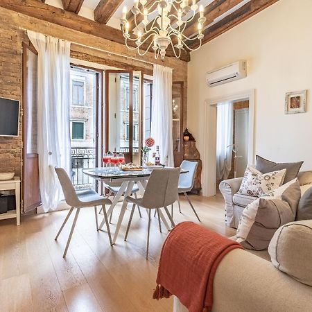 Italian Experience-Riva Degli Schiavoni Boutique Apartment Venedik Dış mekan fotoğraf