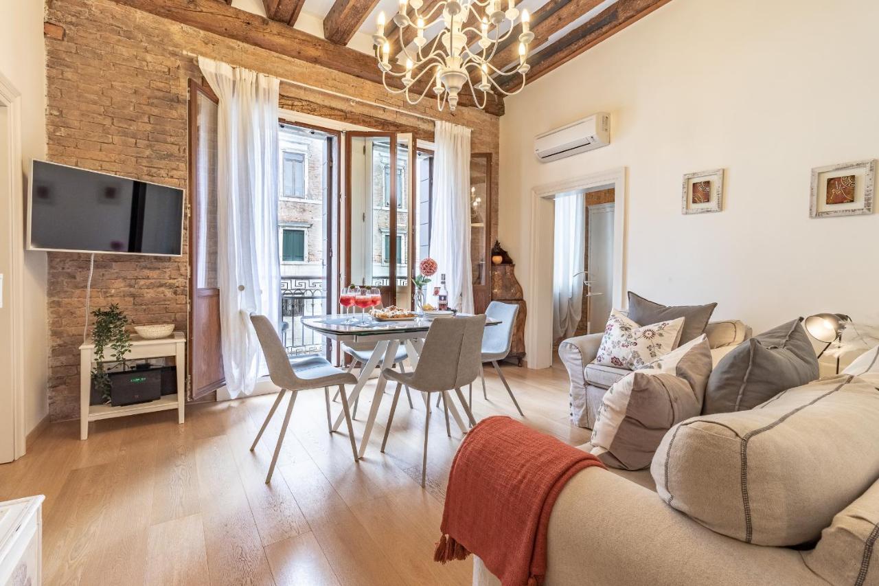 Italian Experience-Riva Degli Schiavoni Boutique Apartment Venedik Dış mekan fotoğraf