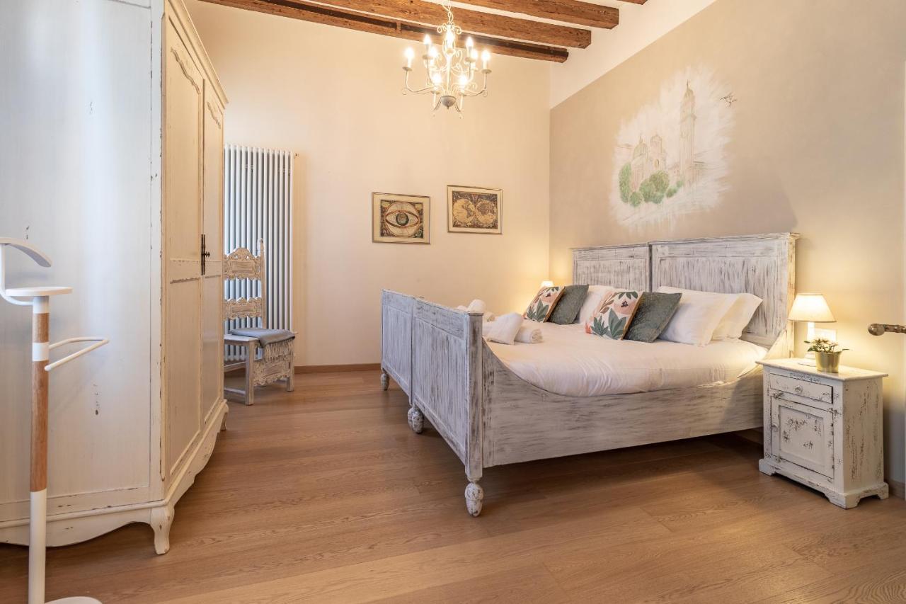 Italian Experience-Riva Degli Schiavoni Boutique Apartment Venedik Dış mekan fotoğraf