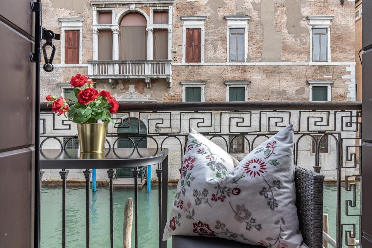 Italian Experience-Riva Degli Schiavoni Boutique Apartment Venedik Dış mekan fotoğraf