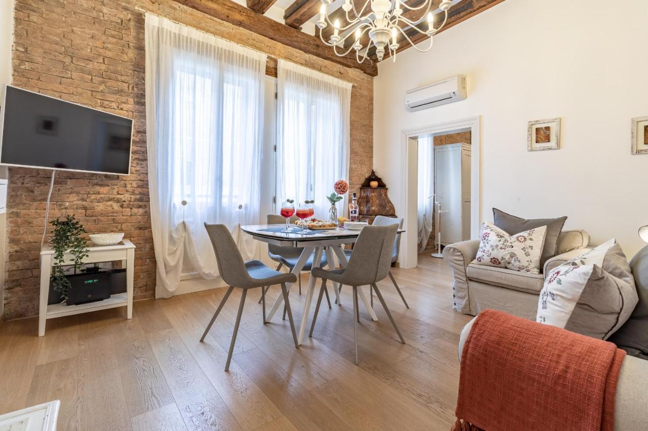 Italian Experience-Riva Degli Schiavoni Boutique Apartment Venedik Dış mekan fotoğraf