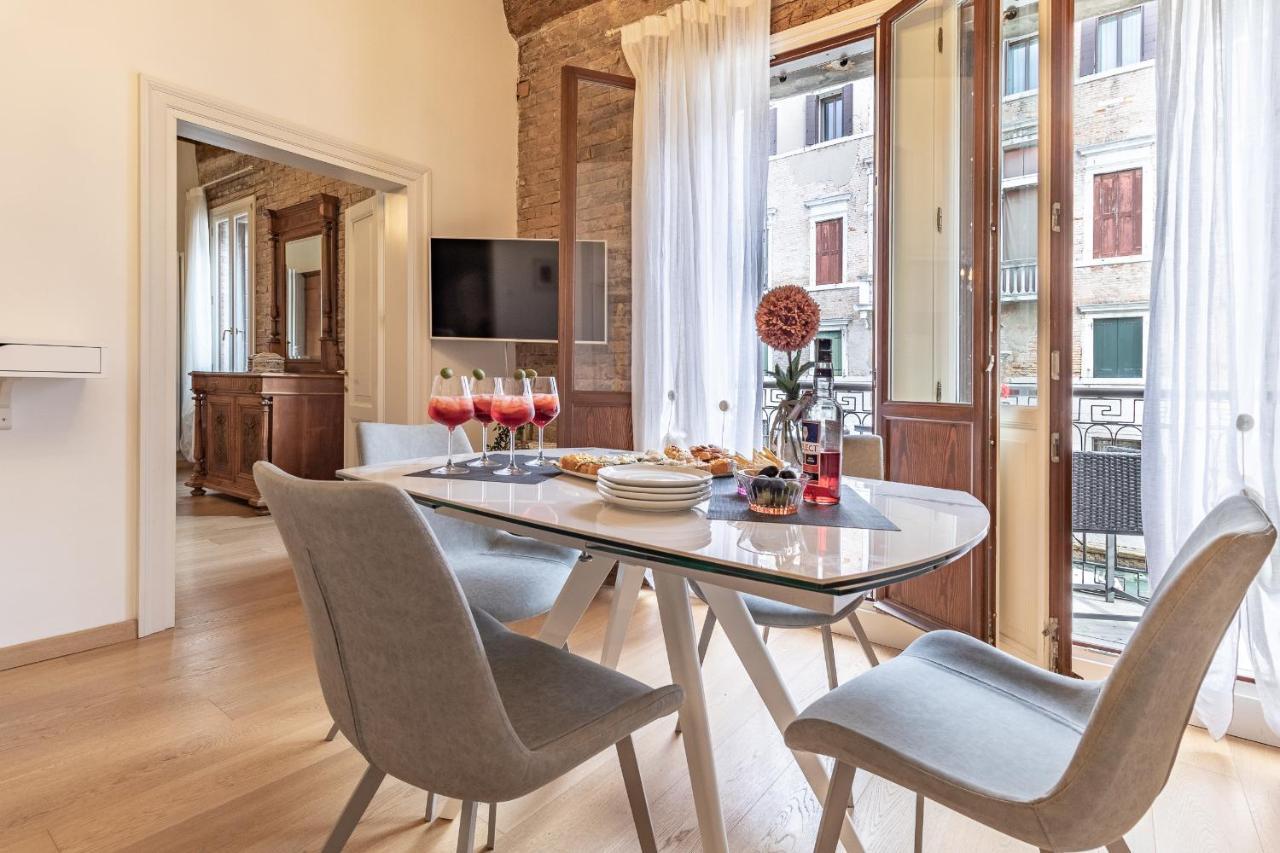 Italian Experience-Riva Degli Schiavoni Boutique Apartment Venedik Dış mekan fotoğraf