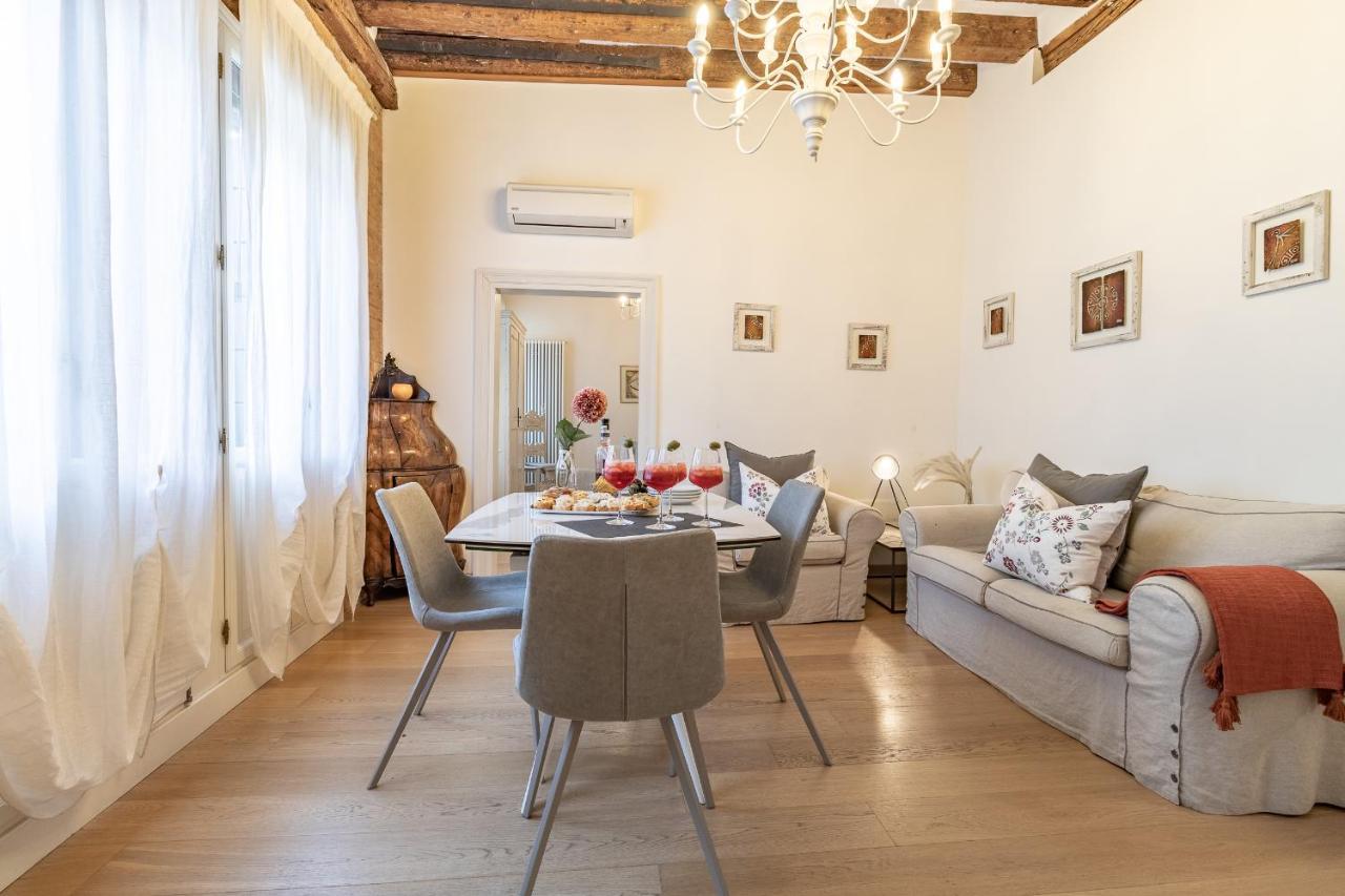 Italian Experience-Riva Degli Schiavoni Boutique Apartment Venedik Dış mekan fotoğraf