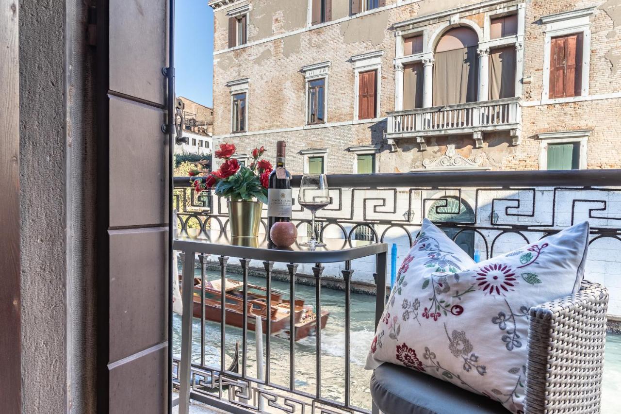 Italian Experience-Riva Degli Schiavoni Boutique Apartment Venedik Dış mekan fotoğraf