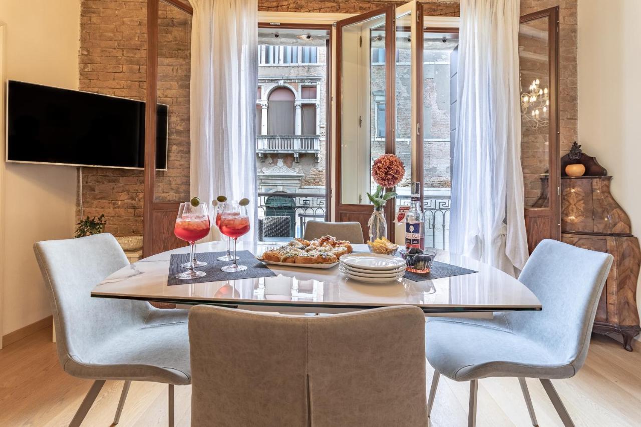 Italian Experience-Riva Degli Schiavoni Boutique Apartment Venedik Dış mekan fotoğraf