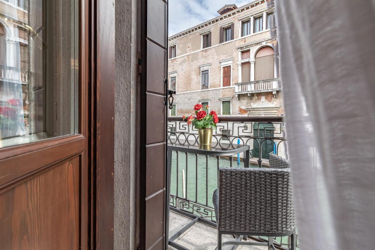 Italian Experience-Riva Degli Schiavoni Boutique Apartment Venedik Dış mekan fotoğraf