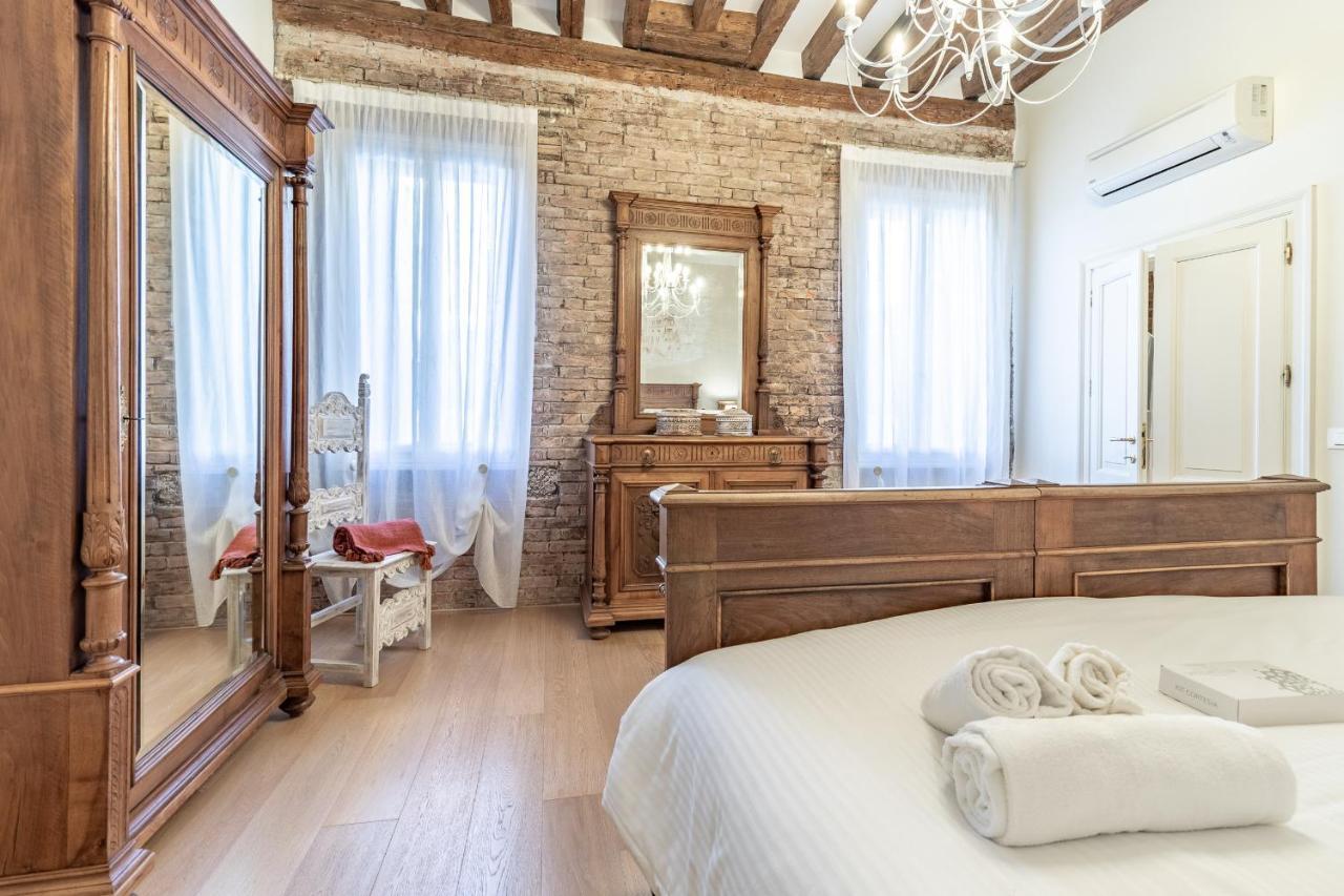 Italian Experience-Riva Degli Schiavoni Boutique Apartment Venedik Dış mekan fotoğraf