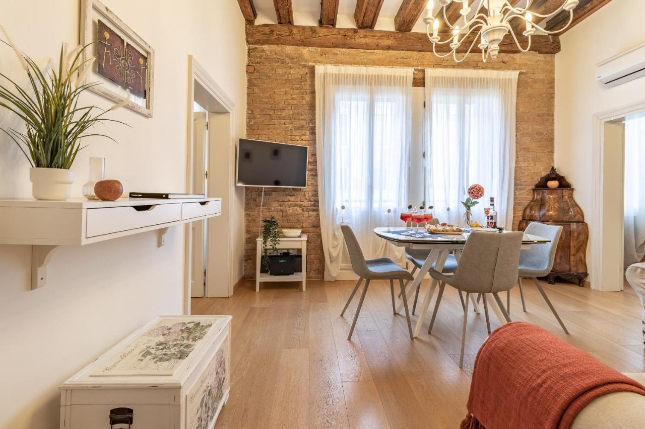 Italian Experience-Riva Degli Schiavoni Boutique Apartment Venedik Dış mekan fotoğraf